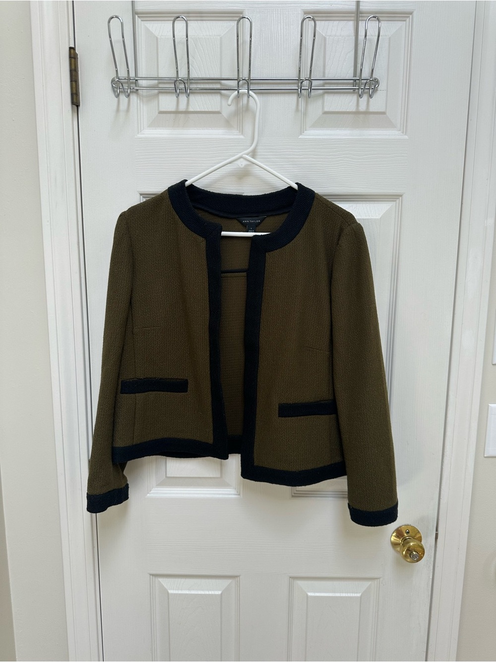 EUC Ann Taylor Classic Open-Front Olive & Black Trim Women's Jacket